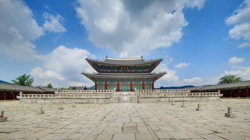 Gyeongbokgung Palace: A Majestic Blend of History and Beauty
